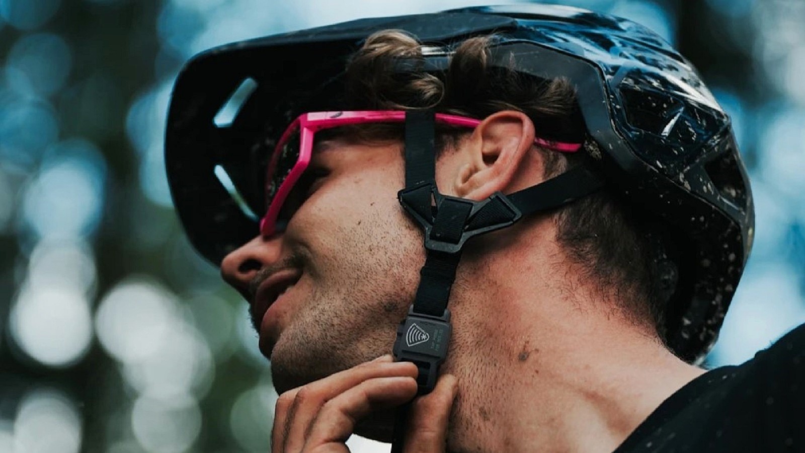 FIDLOCK SNAP: Smart Helmet Buckle with Twiceme NFC