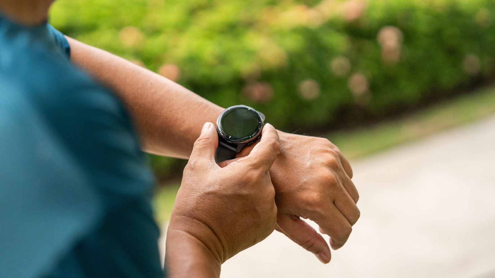 5 Best Wearables for Seniors: Top Health & Safety Guide